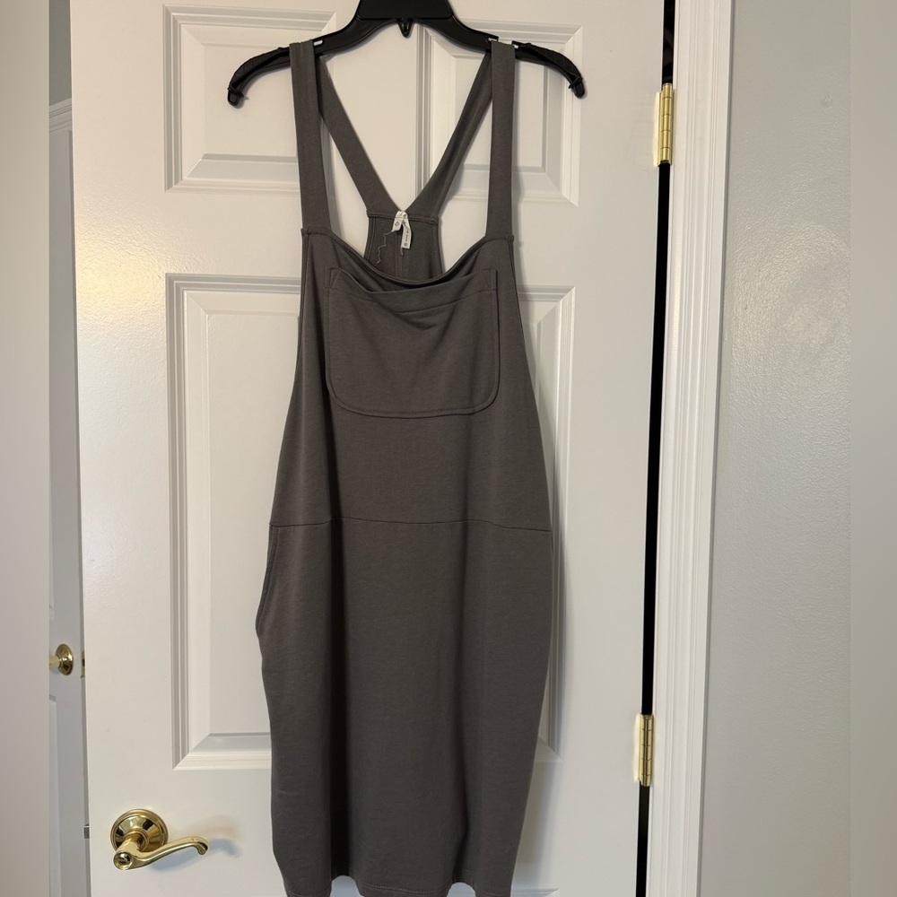 Soft romper with pockets